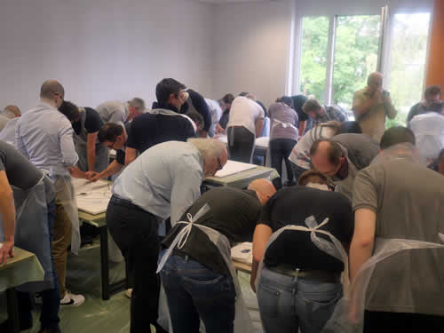 das kreative team beim künstlerischen Teamevent