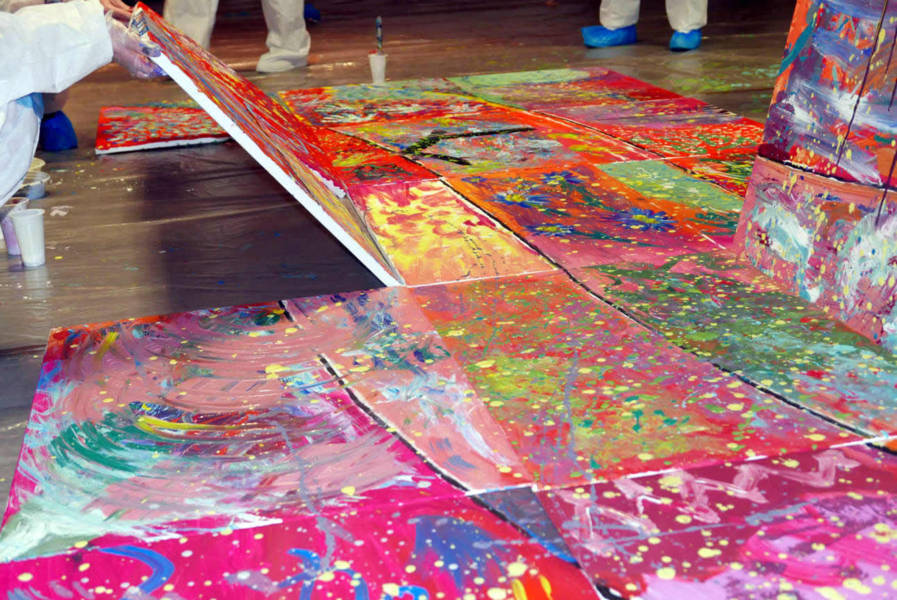 Abstrakte Kunst und Action-Painting im kreativen Teamevent